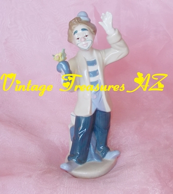 Image for Porcelana de Cuernavaca Mexico Clown Magician Figurine/Statue Holding/Pulling Flowers Out of His Handkerchief “Magic Act” Vintage 1993 <b><span style='color:red'>***USPS PRIORITY MAIL SHIPPING INCLUDED – DOMESTIC ORDERS ONLY!***</span></b><span style='color:purple'>